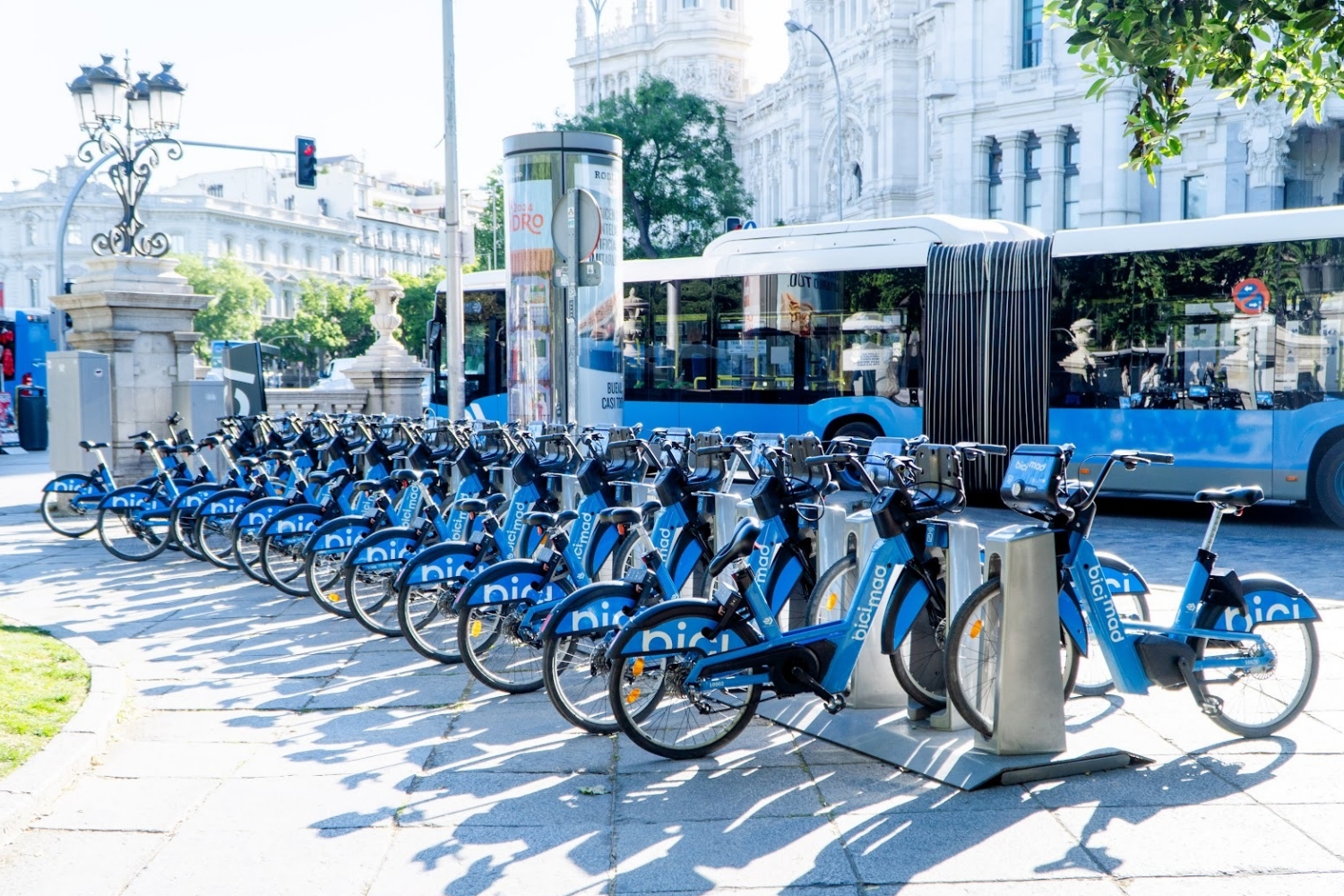 MadniBRIDGESTONE 電動アシスト自転車 青 MadniBRIDGESTONE 電動アシスト自転車 青 MadniBRIDGESTONE 電動