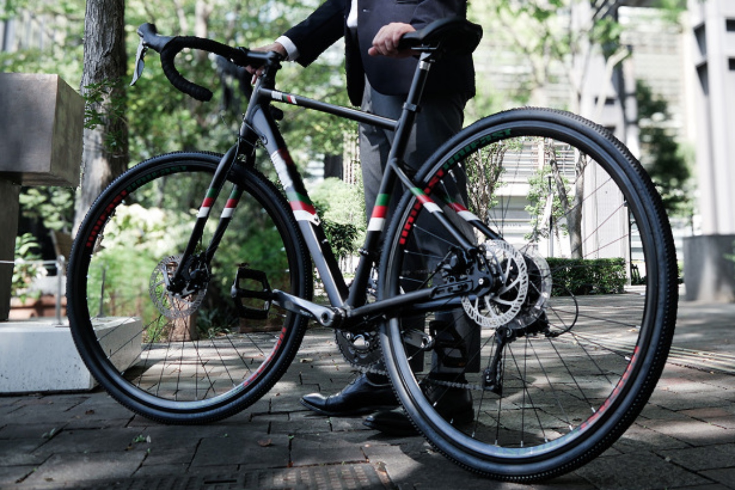 江戸川区のオグラさんが作った謎のロードバイクとは？バングラデシュ製